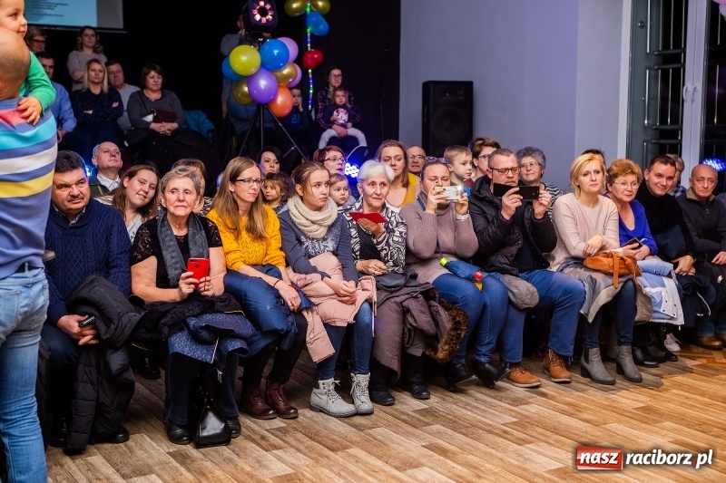 Zdjęcie w galerii na portalu naszraciborz.pl: Jesienne tańczenie na rozkręcenie w MDK wiadomości z regionu