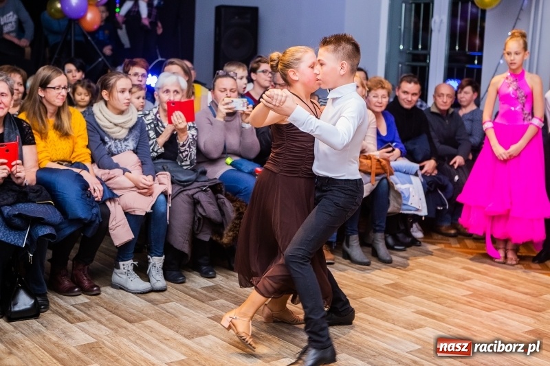 Zdjęcie w galerii na portalu naszraciborz.pl: Jesienne tańczenie na rozkręcenie w MDK wiadomości z regionu