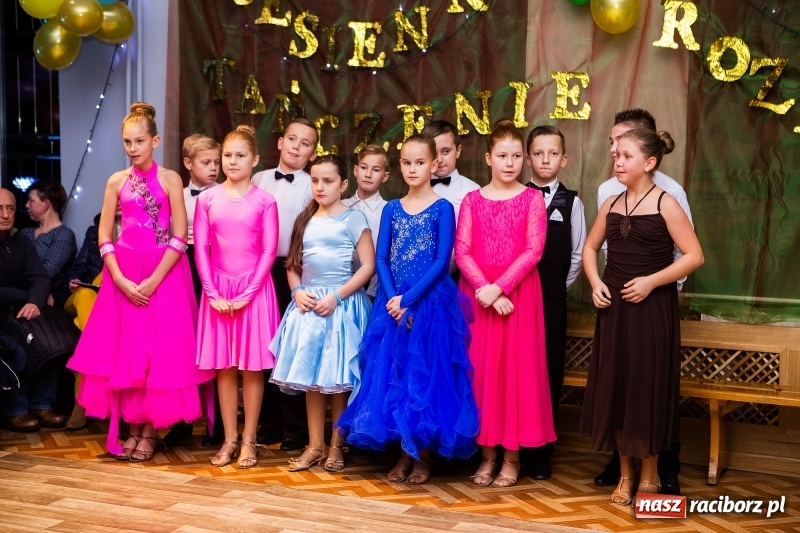 Zdjęcie w galerii na portalu naszraciborz.pl: Jesienne tańczenie na rozkręcenie w MDK wiadomości z regionu