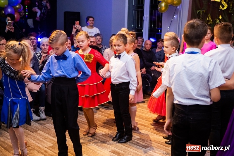 Zdjęcie w galerii na portalu naszraciborz.pl: Jesienne tańczenie na rozkręcenie w MDK wiadomości z regionu