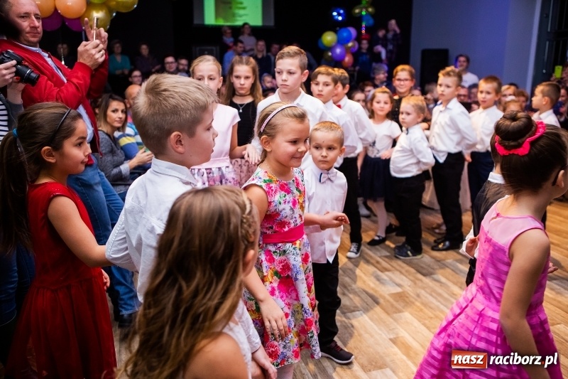 Zdjęcie w galerii na portalu naszraciborz.pl: Jesienne tańczenie na rozkręcenie w MDK wiadomości z regionu