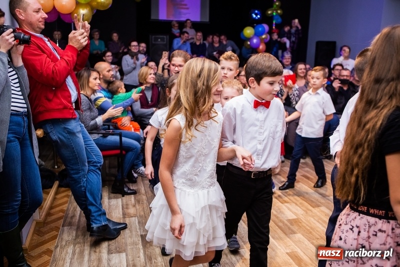 Zdjęcie w galerii na portalu naszraciborz.pl: Jesienne tańczenie na rozkręcenie w MDK wiadomości z regionu