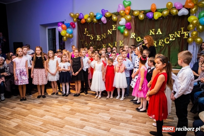 Zdjęcie w galerii na portalu naszraciborz.pl: Jesienne tańczenie na rozkręcenie w MDK wiadomości z regionu