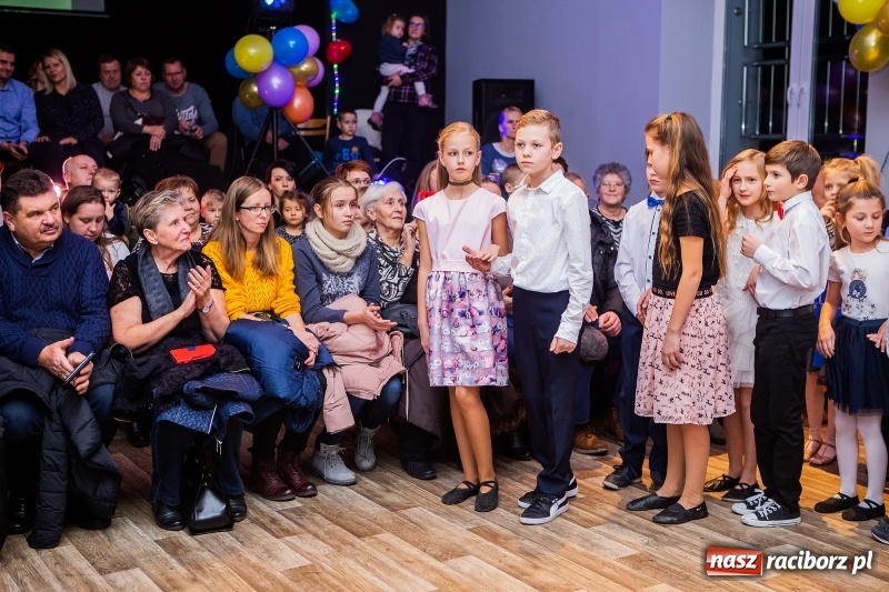 Zdjęcie w galerii na portalu naszraciborz.pl: Jesienne tańczenie na rozkręcenie w MDK wiadomości z regionu