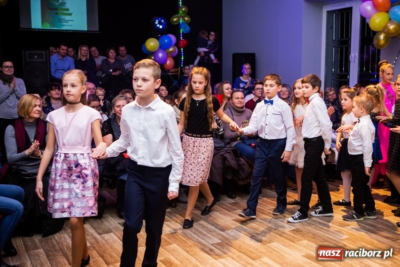 Zdjęcie w galerii na portalu naszraciborz.pl: Jesienne tańczenie na rozkręcenie w MDK wiadomości z regionu