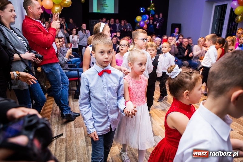 Zdjęcie w galerii na portalu naszraciborz.pl: Jesienne tańczenie na rozkręcenie w MDK wiadomości z regionu