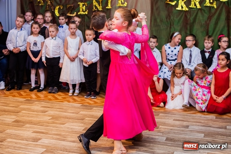 Zdjęcie w galerii na portalu naszraciborz.pl: Jesienne tańczenie na rozkręcenie w MDK wiadomości z regionu