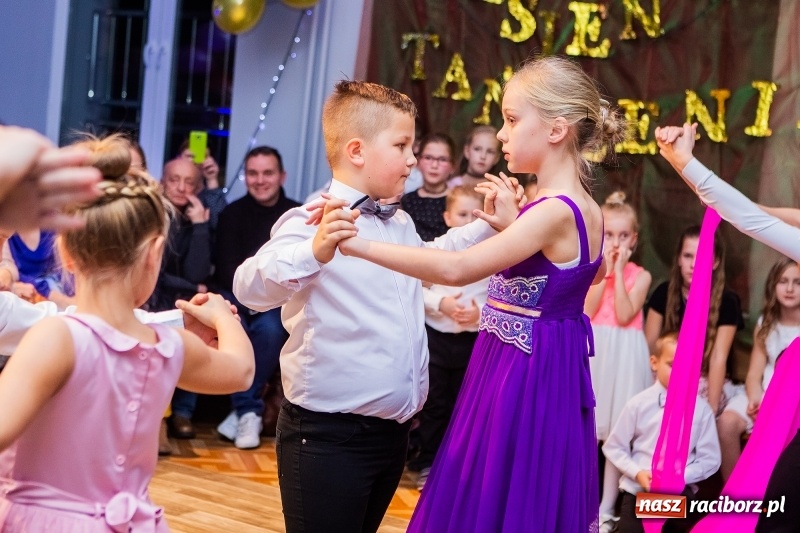 Zdjęcie w galerii na portalu naszraciborz.pl: Jesienne tańczenie na rozkręcenie w MDK wiadomości z regionu
