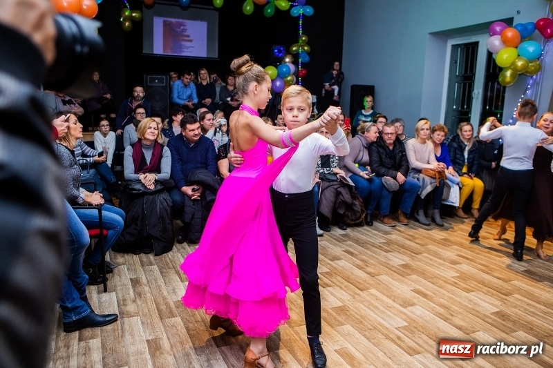 Zdjęcie w galerii na portalu naszraciborz.pl: Jesienne tańczenie na rozkręcenie w MDK wiadomości z regionu