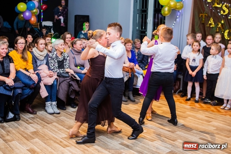 Zdjęcie w galerii na portalu naszraciborz.pl: Jesienne tańczenie na rozkręcenie w MDK wiadomości z regionu