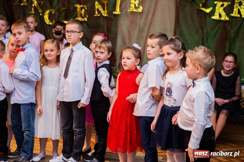 Zdjęcie w galerii na portalu naszraciborz.pl: Jesienne tańczenie na rozkręcenie w MDK wiadomości z regionu