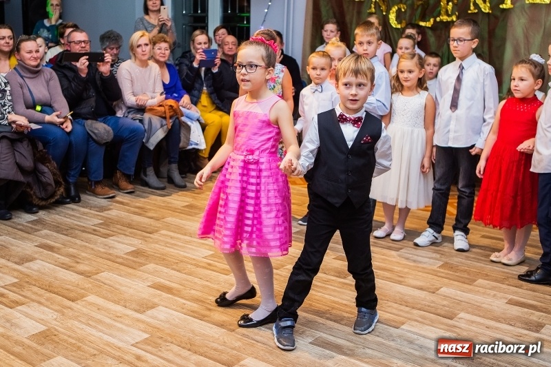 Zdjęcie w galerii na portalu naszraciborz.pl: Jesienne tańczenie na rozkręcenie w MDK wiadomości z regionu