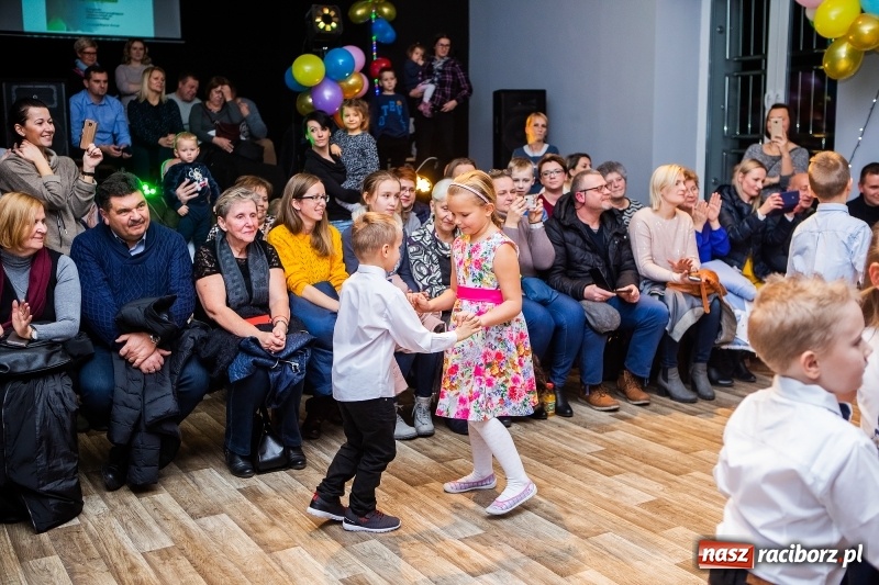 Zdjęcie w galerii na portalu naszraciborz.pl: Jesienne tańczenie na rozkręcenie w MDK wiadomości z regionu