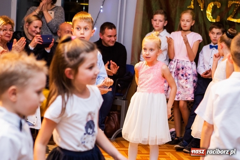 Zdjęcie w galerii na portalu naszraciborz.pl: Jesienne tańczenie na rozkręcenie w MDK wiadomości z regionu