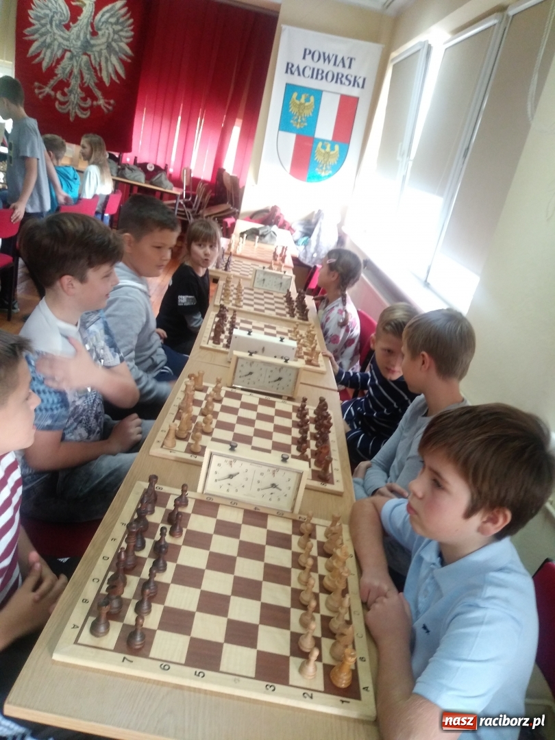 Zdjęcie w galerii na portalu naszraciborz.pl: Uczniowie SP 13 najlepsi w szachowych rozgrywkach w mieście i rejonie wiadomości z regionu