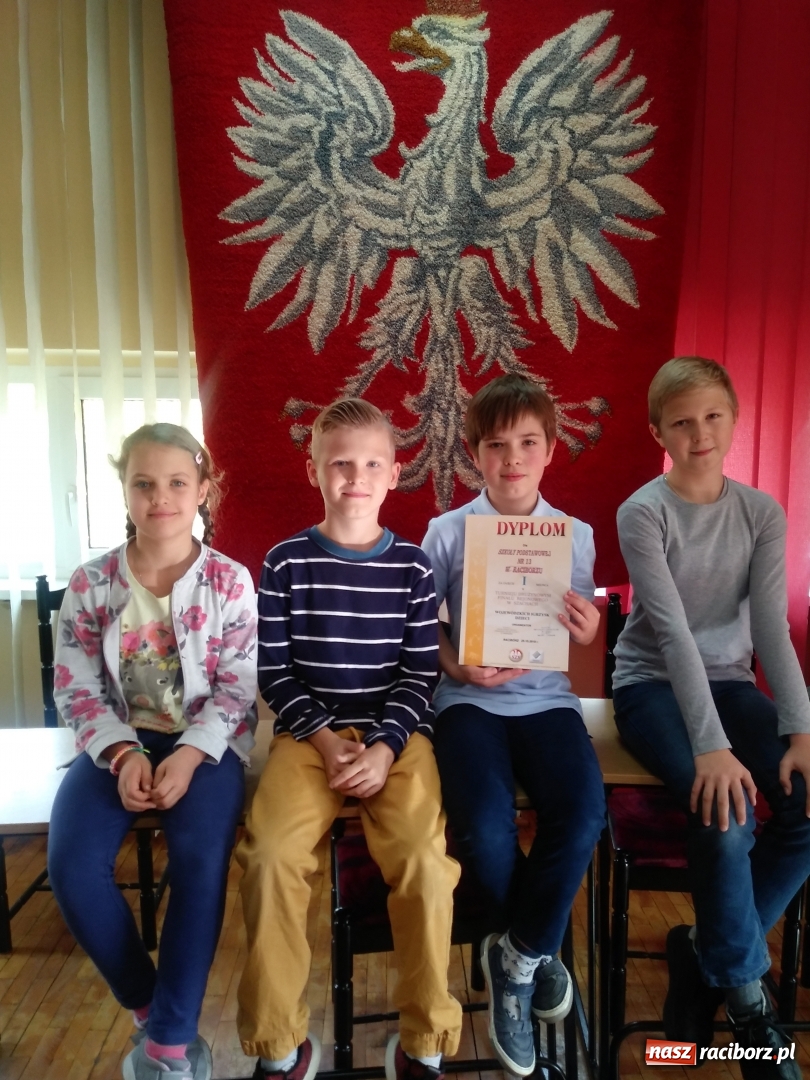 Zdjęcie w galerii na portalu naszraciborz.pl: Uczniowie SP 13 najlepsi w szachowych rozgrywkach w mieście i rejonie wiadomości z regionu