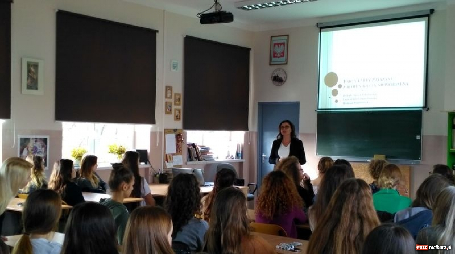 Zdjęcie w galerii na portalu naszraciborz.pl: Wykład o komunikacji niewerbalnej w II LO wiadomości z regionu