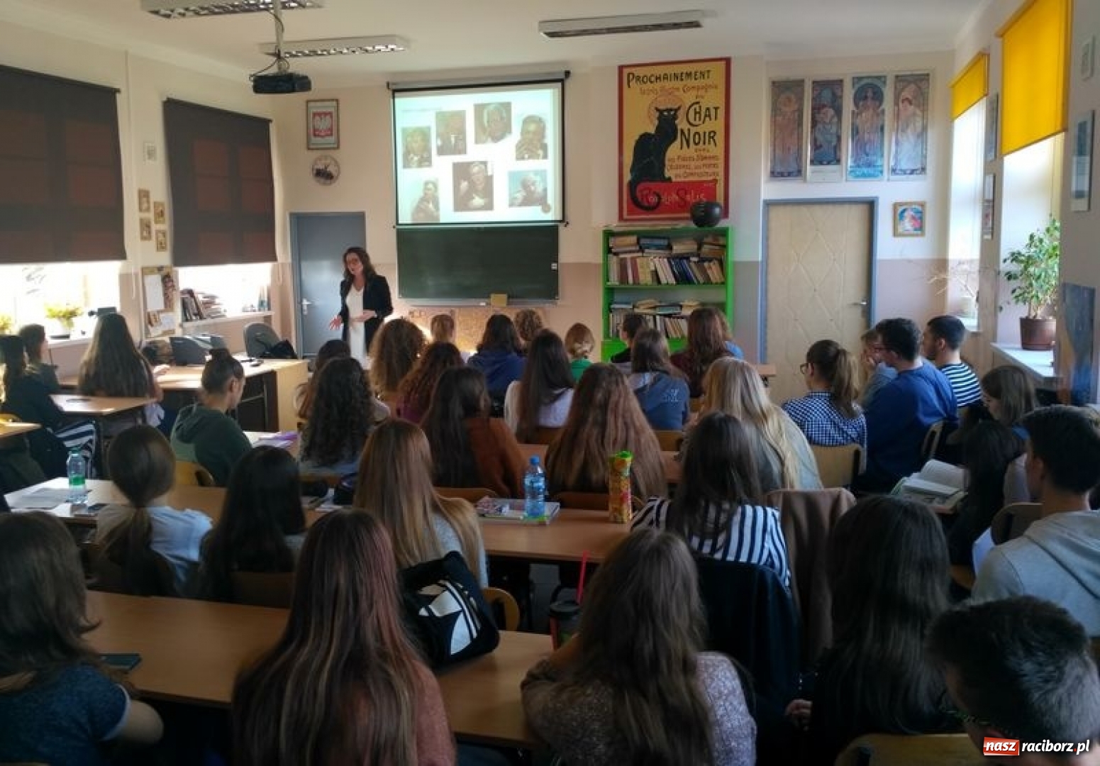 Zdjęcie w galerii na portalu naszraciborz.pl: Wykład o komunikacji niewerbalnej w II LO wiadomości z regionu