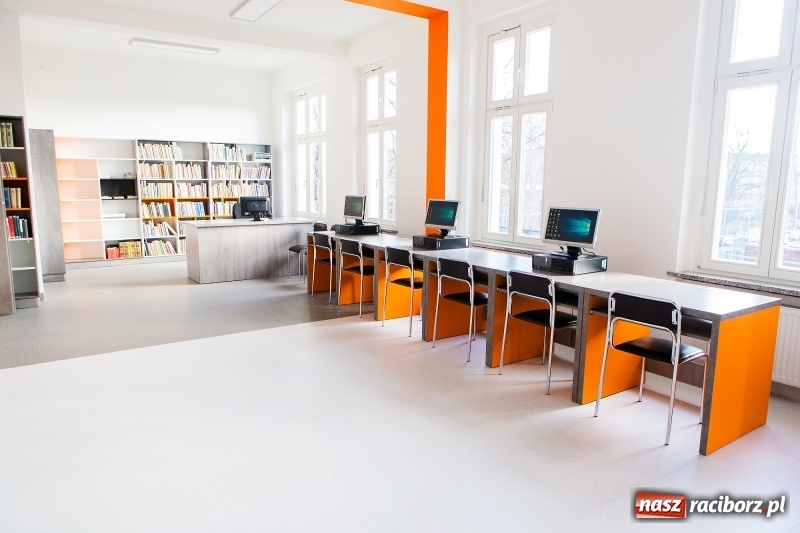 Zdjęcie w galerii na portalu naszraciborz.pl: Od piwnicy po strych. Zobacz, jak wygląda raciborska biblioteka po remoncie  wiadomości z regionu