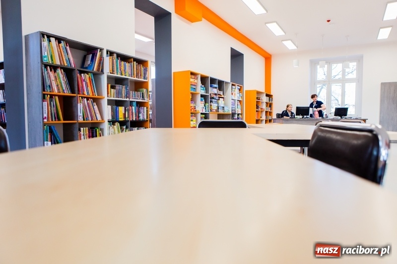 Zdjęcie w galerii na portalu naszraciborz.pl: Od piwnicy po strych. Zobacz, jak wygląda raciborska biblioteka po remoncie  wiadomości z regionu