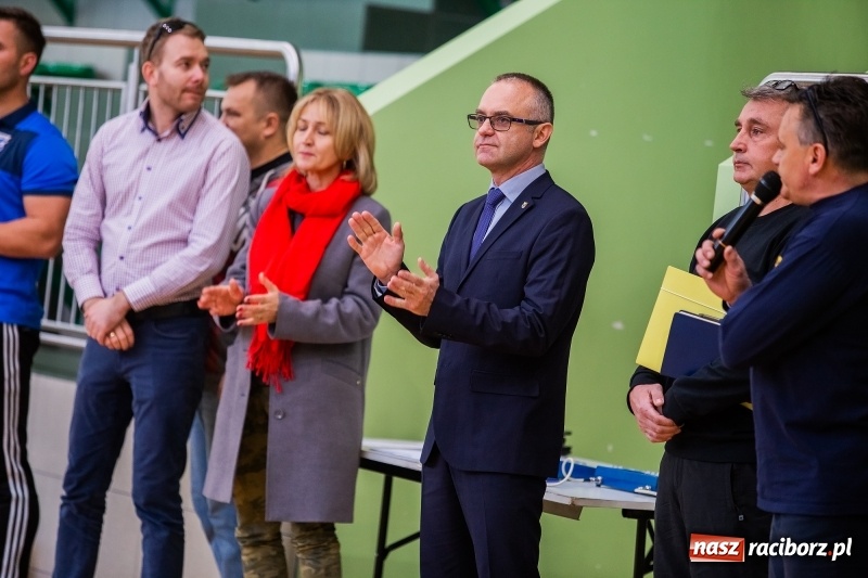 Zdjęcie w galerii na portalu naszraciborz.pl: Makroregionalny Turniej Piłki Nożnej w Arenie Rafako. Puchar pojechał do Głubczyc wiadomości z regionu