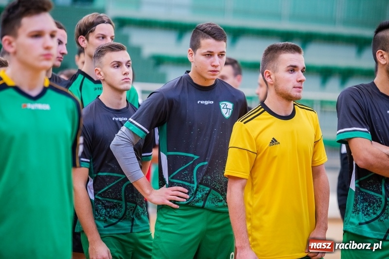 Zdjęcie w galerii na portalu naszraciborz.pl: Makroregionalny Turniej Piłki Nożnej w Arenie Rafako. Puchar pojechał do Głubczyc wiadomości z regionu
