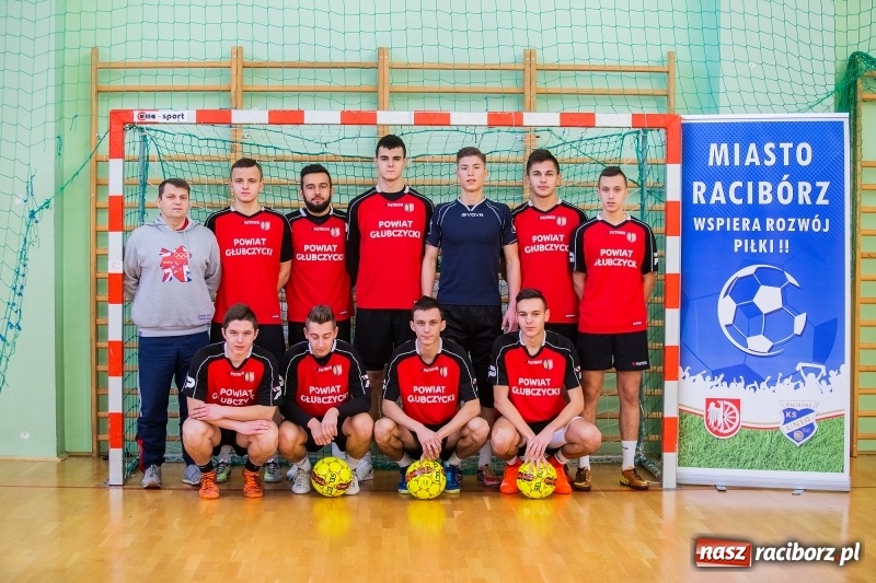 Zdjęcie w galerii na portalu naszraciborz.pl: Makroregionalny Turniej Piłki Nożnej w Arenie Rafako. Puchar pojechał do Głubczyc wiadomości z regionu