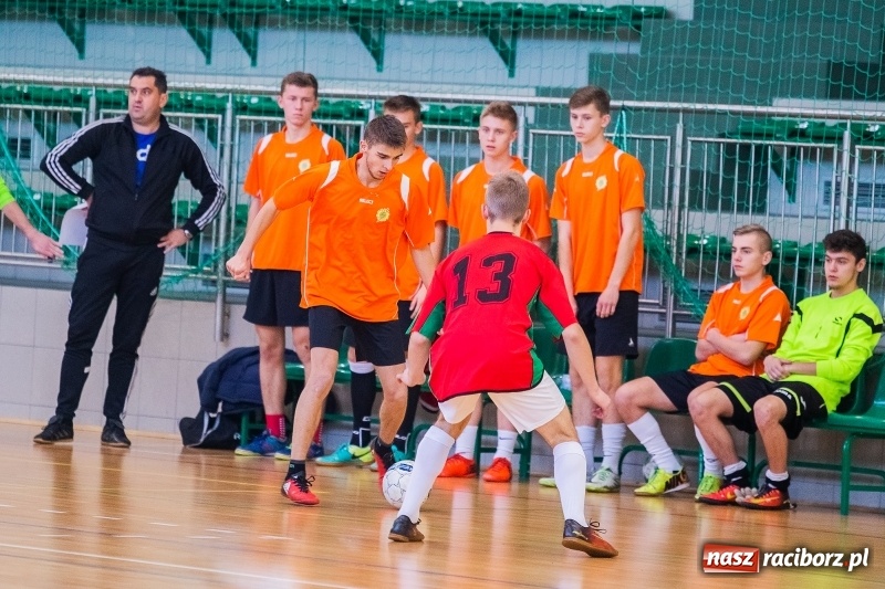 Zdjęcie w galerii na portalu naszraciborz.pl: Makroregionalny Turniej Piłki Nożnej w Arenie Rafako. Puchar pojechał do Głubczyc wiadomości z regionu