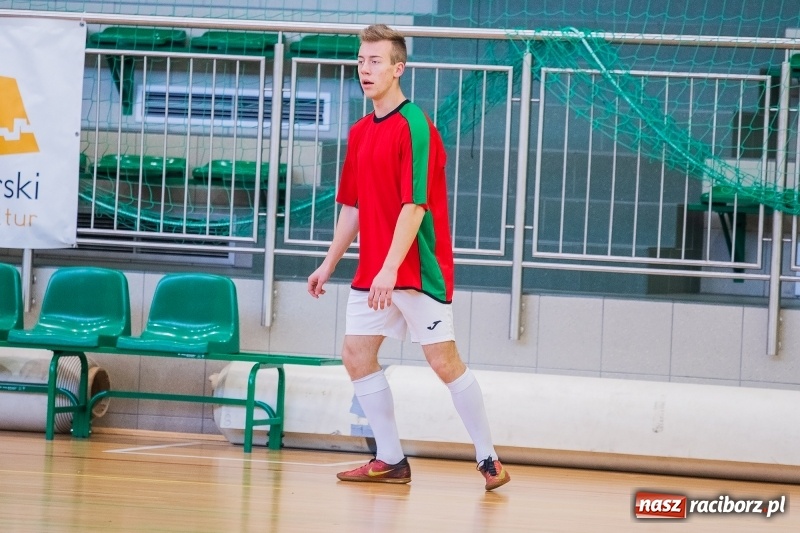 Zdjęcie w galerii na portalu naszraciborz.pl: Makroregionalny Turniej Piłki Nożnej w Arenie Rafako. Puchar pojechał do Głubczyc wiadomości z regionu