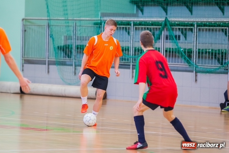 Zdjęcie w galerii na portalu naszraciborz.pl: Makroregionalny Turniej Piłki Nożnej w Arenie Rafako. Puchar pojechał do Głubczyc wiadomości z regionu