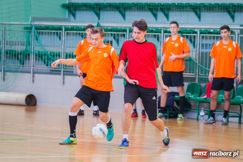 Zdjęcie w galerii na portalu naszraciborz.pl: Makroregionalny Turniej Piłki Nożnej w Arenie Rafako. Puchar pojechał do Głubczyc wiadomości z regionu