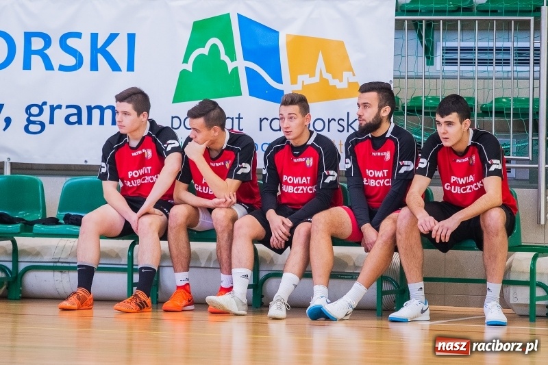 Zdjęcie w galerii na portalu naszraciborz.pl: Makroregionalny Turniej Piłki Nożnej w Arenie Rafako. Puchar pojechał do Głubczyc wiadomości z regionu