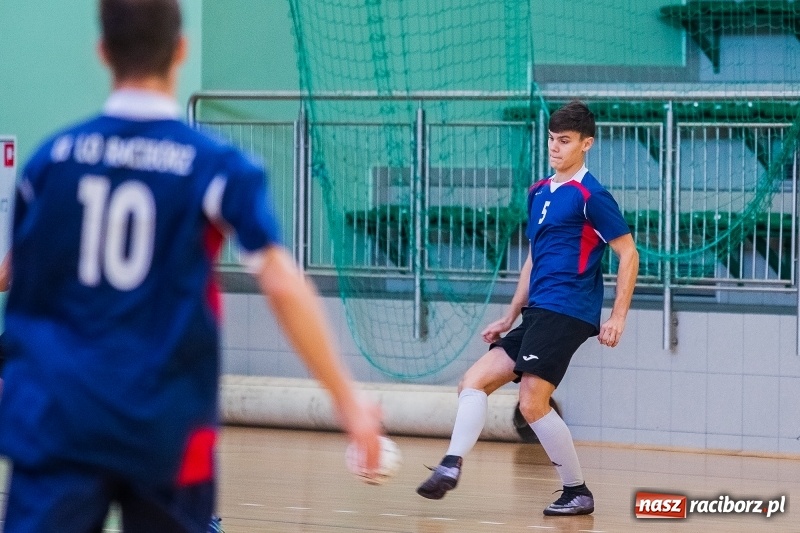 Zdjęcie w galerii na portalu naszraciborz.pl: Makroregionalny Turniej Piłki Nożnej w Arenie Rafako. Puchar pojechał do Głubczyc wiadomości z regionu