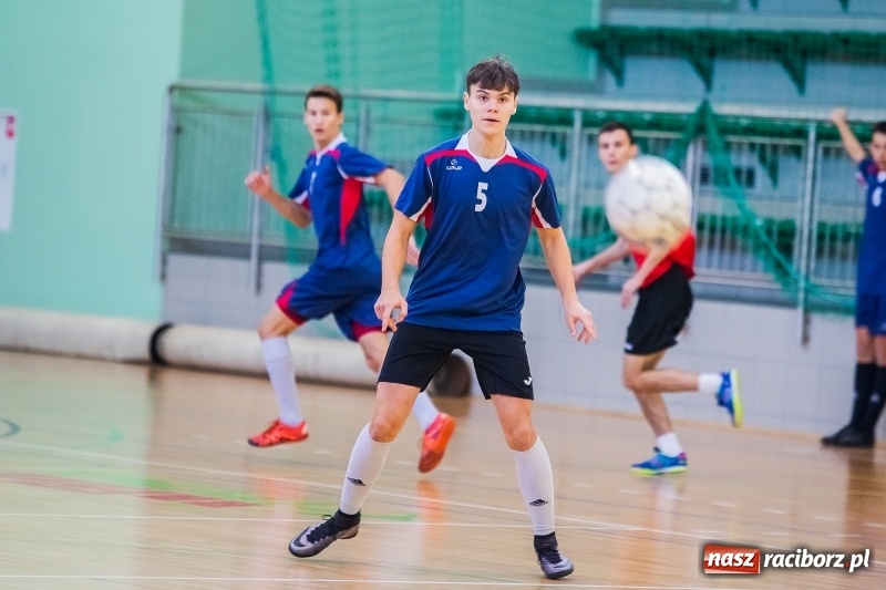 Zdjęcie w galerii na portalu naszraciborz.pl: Makroregionalny Turniej Piłki Nożnej w Arenie Rafako. Puchar pojechał do Głubczyc wiadomości z regionu