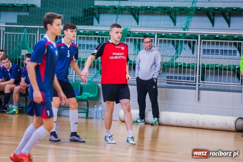 Zdjęcie w galerii na portalu naszraciborz.pl: Makroregionalny Turniej Piłki Nożnej w Arenie Rafako. Puchar pojechał do Głubczyc wiadomości z regionu