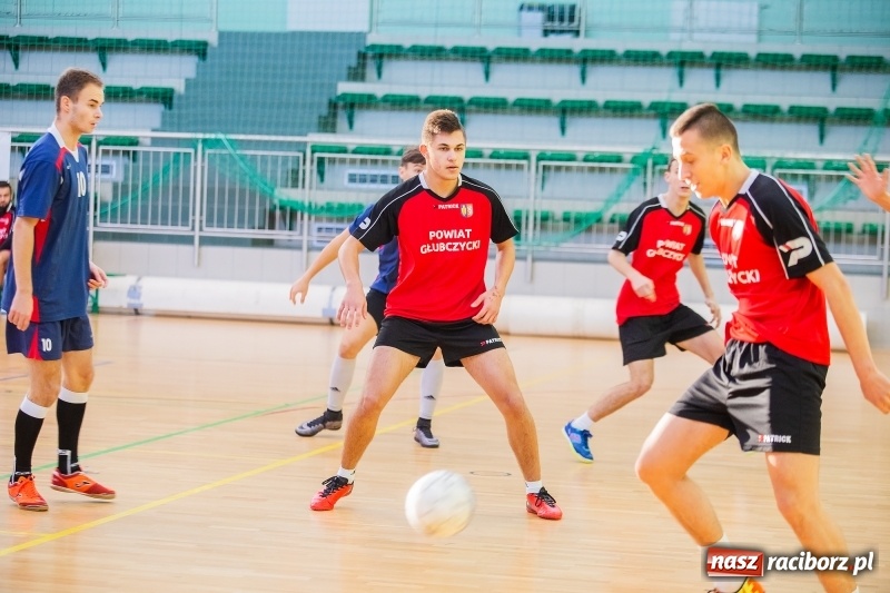 Zdjęcie w galerii na portalu naszraciborz.pl: Makroregionalny Turniej Piłki Nożnej w Arenie Rafako. Puchar pojechał do Głubczyc wiadomości z regionu