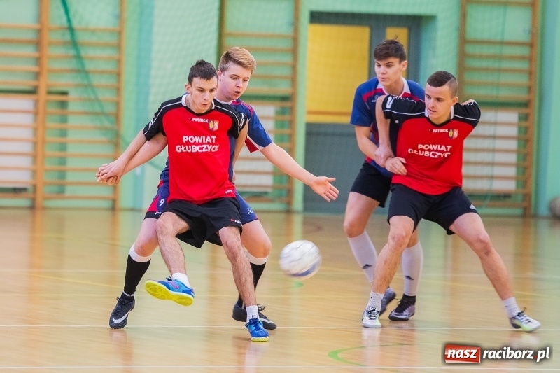 Zdjęcie w galerii na portalu naszraciborz.pl: Makroregionalny Turniej Piłki Nożnej w Arenie Rafako. Puchar pojechał do Głubczyc wiadomości z regionu