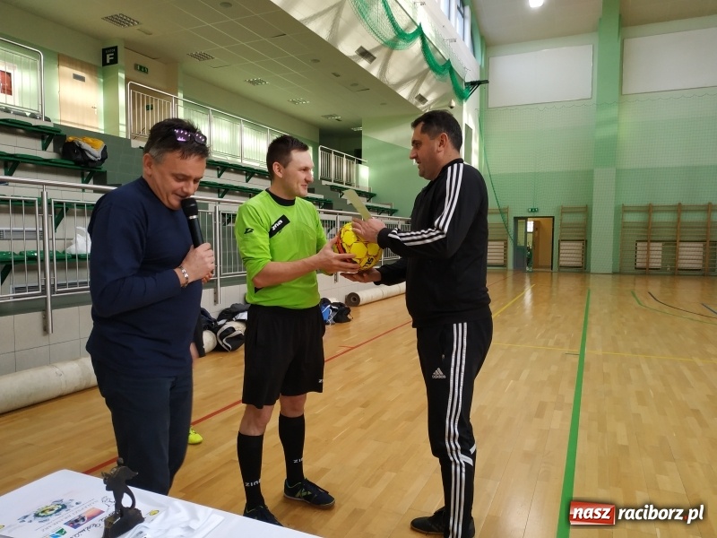 Zdjęcie w galerii na portalu naszraciborz.pl: Makroregionalny Turniej Piłki Nożnej w Arenie Rafako. Puchar pojechał do Głubczyc wiadomości z regionu