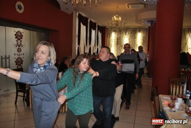 Zdjęcie w galerii na portalu naszraciborz.pl: Uczestnicy Warsztatów Terapii Zajęciowej świętowali Andrzejki wiadomości z regionu