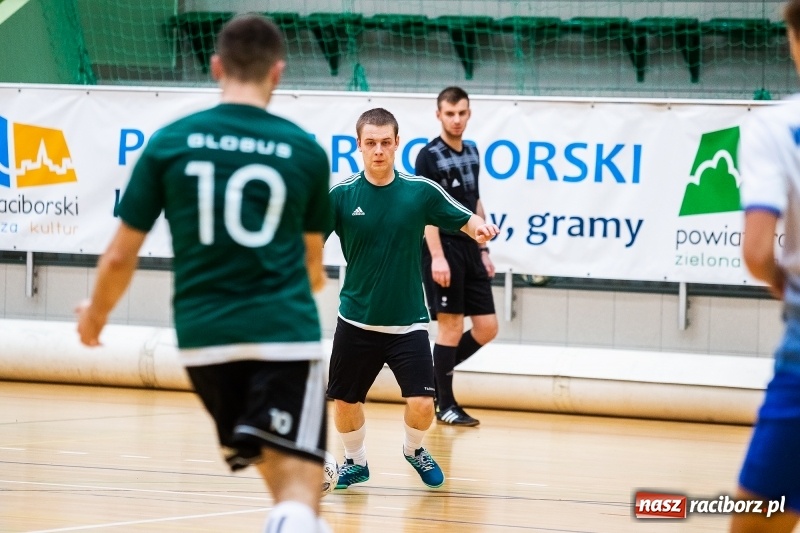 Zdjęcie w galerii na portalu naszraciborz.pl: Piątek z Halową Ligą Piłki Nożnej wiadomości z regionu