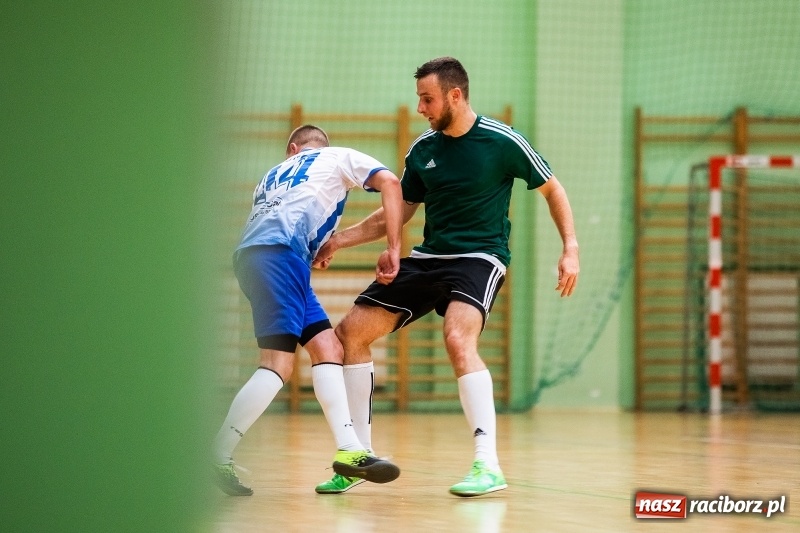 Zdjęcie w galerii na portalu naszraciborz.pl: Piątek z Halową Ligą Piłki Nożnej wiadomości z regionu