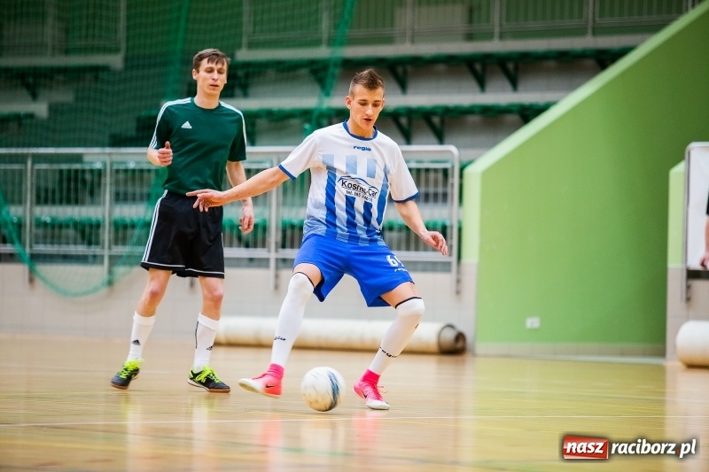 Zdjęcie w galerii na portalu naszraciborz.pl: Piątek z Halową Ligą Piłki Nożnej wiadomości z regionu