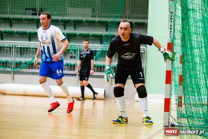 Zdjęcie w galerii na portalu naszraciborz.pl: Piątek z Halową Ligą Piłki Nożnej wiadomości z regionu