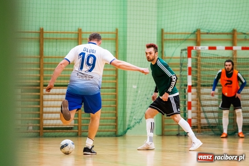 Zdjęcie w galerii na portalu naszraciborz.pl: Piątek z Halową Ligą Piłki Nożnej wiadomości z regionu