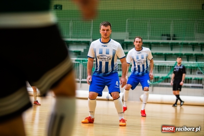 Zdjęcie w galerii na portalu naszraciborz.pl: Piątek z Halową Ligą Piłki Nożnej wiadomości z regionu