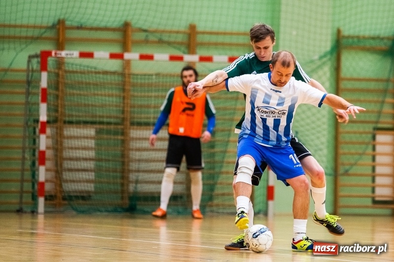 Zdjęcie w galerii na portalu naszraciborz.pl: Piątek z Halową Ligą Piłki Nożnej wiadomości z regionu