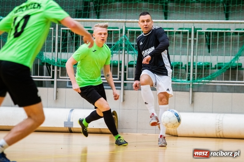 Zdjęcie w galerii na portalu naszraciborz.pl: Piątek z Halową Ligą Piłki Nożnej wiadomości z regionu