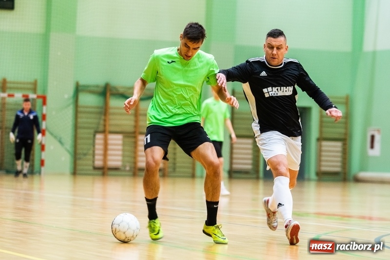 Zdjęcie w galerii na portalu naszraciborz.pl: Piątek z Halową Ligą Piłki Nożnej wiadomości z regionu