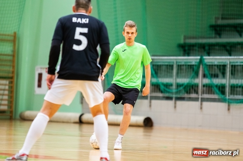 Zdjęcie w galerii na portalu naszraciborz.pl: Piątek z Halową Ligą Piłki Nożnej wiadomości z regionu