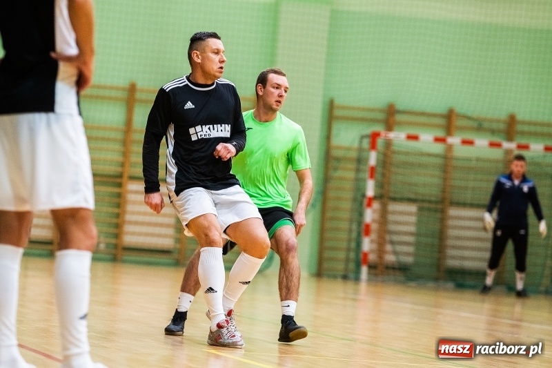 Zdjęcie w galerii na portalu naszraciborz.pl: Piątek z Halową Ligą Piłki Nożnej wiadomości z regionu